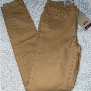 khaki levi jeans